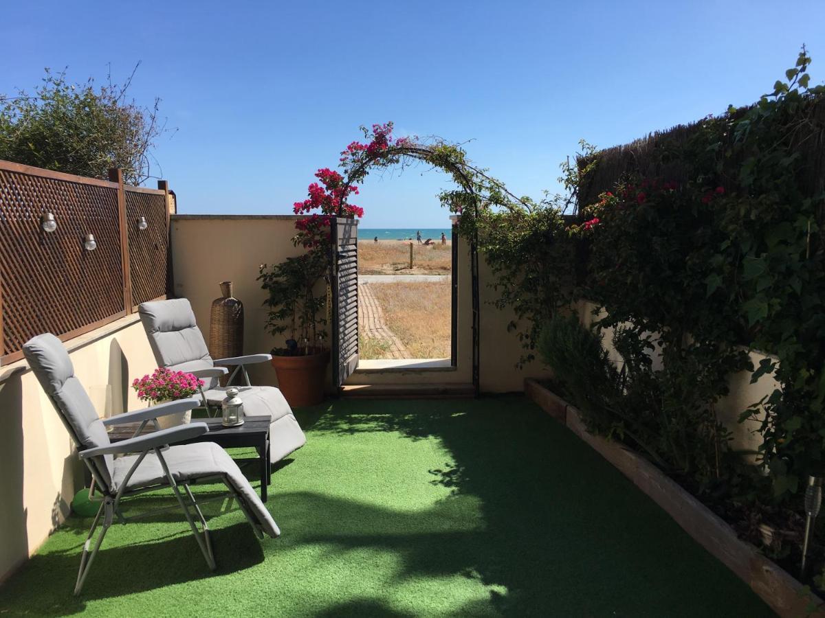 Beach Flat With Garden Castelldefels Esterno foto